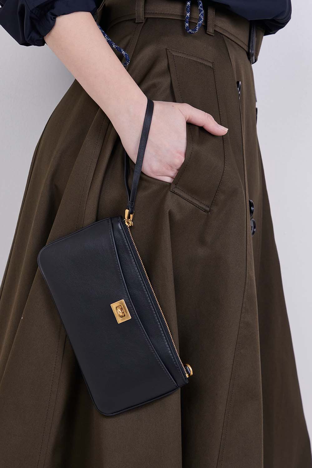 תמונת כל הלוק של תיק קלאץ' רודאו